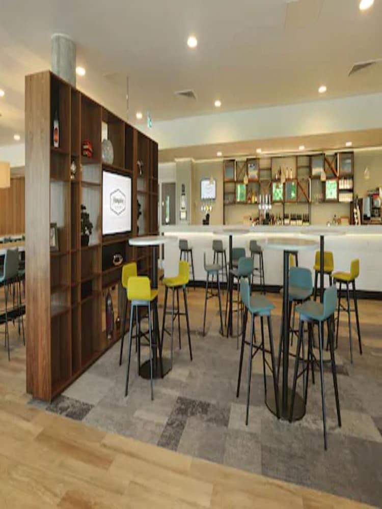 Hotel Hampton By Hilton London Stansted Airport 3*